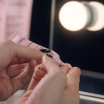 Oxygen-Glow Super-Smoothing Radiance Eye Care - Rozjasňující a vyhlazující oční krém 